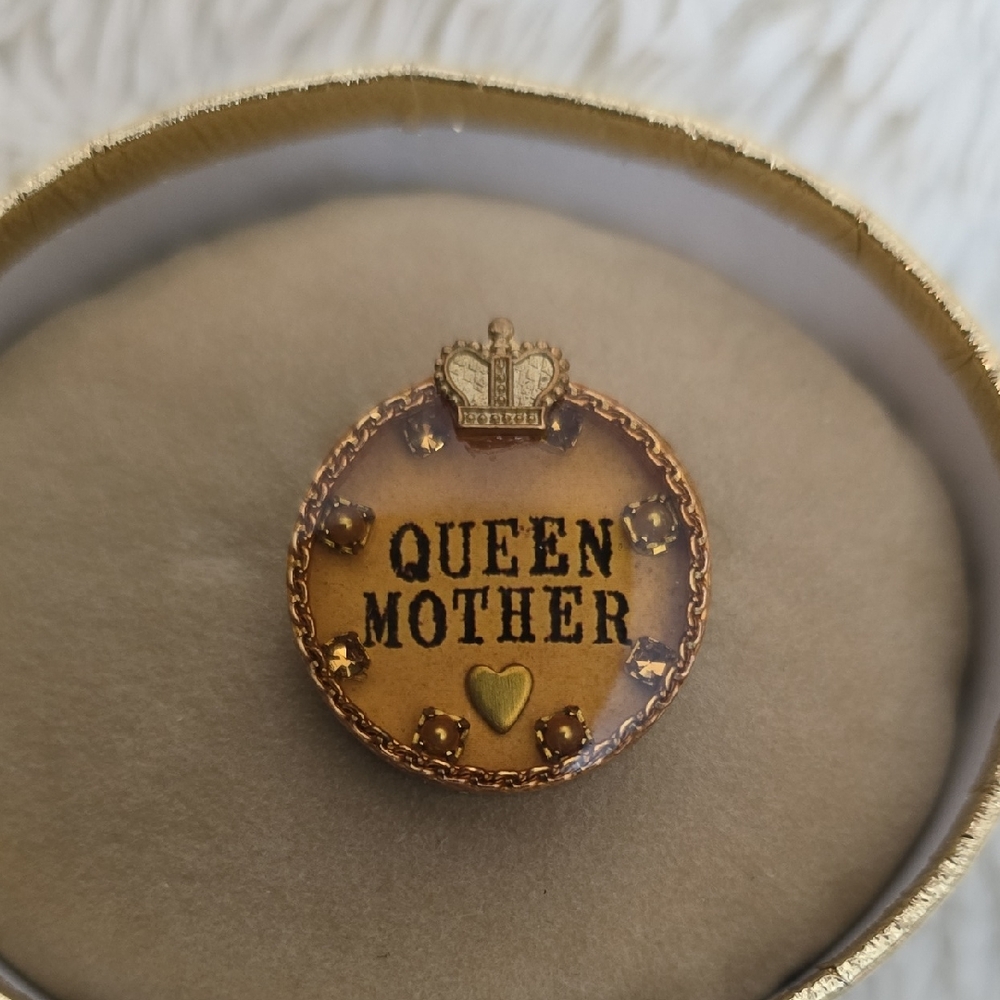 NIB MOTHER'S DAY Maximal Art "Queen Mother" Brooch Pin by John Wind